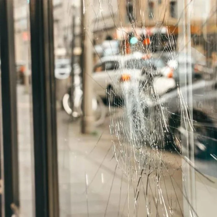 Folie De Securitate Aspect Transparent, Lungime 5 m, Latime 1.52 m, Grosime 120 my, Aplicatie Interior-Folie De Securitate Si...