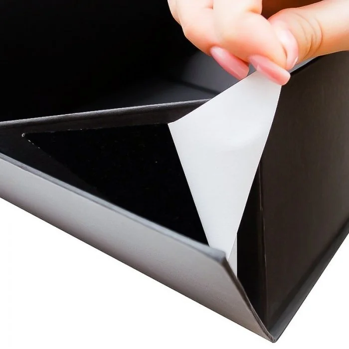 Cutie Pentru Cadouri Cu Inchidere Magnetica Lungime 230 mm, Latime 230 mm, Inaltime 110 mm, Culoare Alb, Tip Carton Mucava, S...