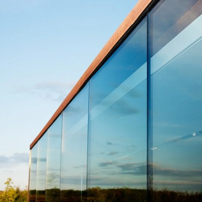 Folie Solara Silver Dark Lungime 30.5 m, Latime 1.52 m, Grosime 75 my, Aplicatie Exterior, Culoare Argintiu-Folie Pentru Cladiri