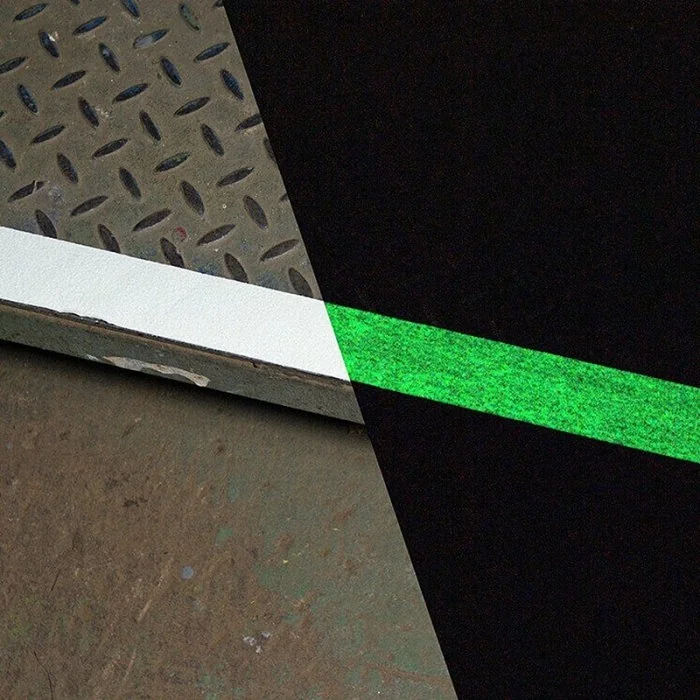 Banda Adeziva Antialunecare Fluorescenta-Benzi Adezive Antialunecare