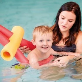 Conector Spuma 6 Gauri Lungime 315 mm, Diametru 62 mm, Grosime 19 mm, Conector 6 Orificii, Culoare Galben-Sport Si Agrement